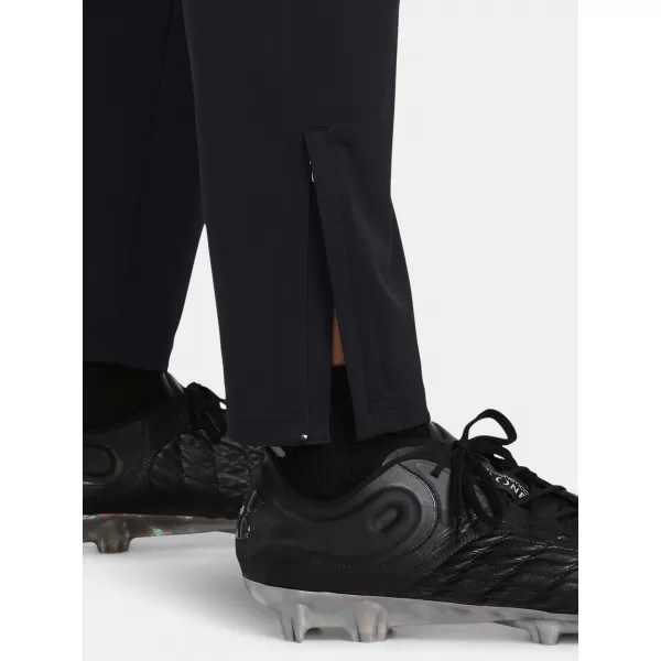  Sporthose für Herren UNDER ARMOUR UA M'S CH. PIQUE PANT 1382602-001 SCHWARZ 