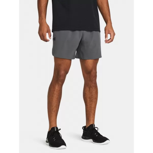  Herrenshorts UNDER ARMOUR UA PEAK WOVEN SHORTS 1376782-025 GRAU 