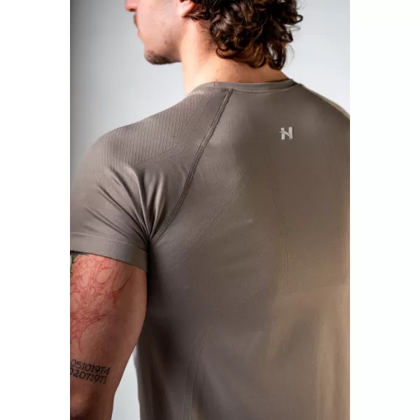  Nahtloses T-Shirt mit kurzen Ärmeln POWER 900 LIGHT BROWN ASH Nebbia 