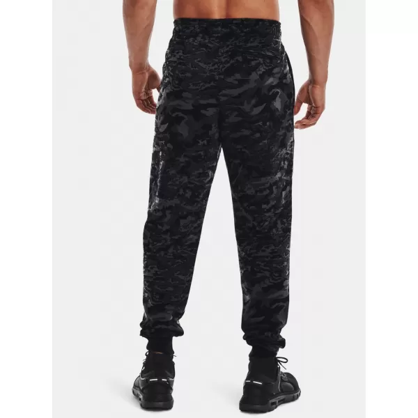  Herren-Jogginghose UNDER ARMOUR RIVAL FLC CAMO SCRIPT JGR 1366313-001 SCHWARZ 