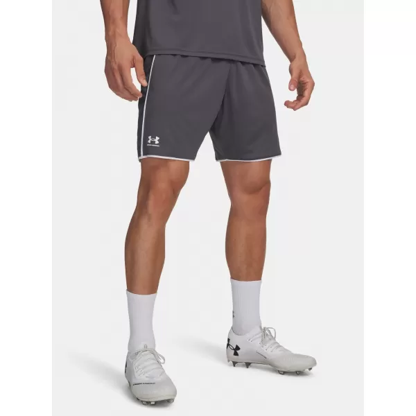  Herrenshorts UNDER ARMOUR M CHALLENGER TRAIN SHORT 6009896-025 GRAU 