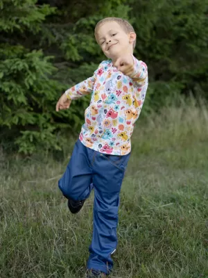 Langes Kinder -Shirt für Kinder WAMU HRAVÉ KOALY WEIß/FARBIGER