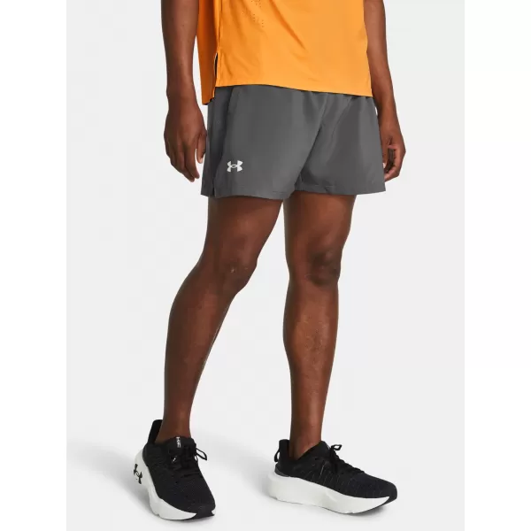  Herrenshorts UNDER ARMOUR LAUNCH 5'' SHORTS 1382617-025 GRAU 