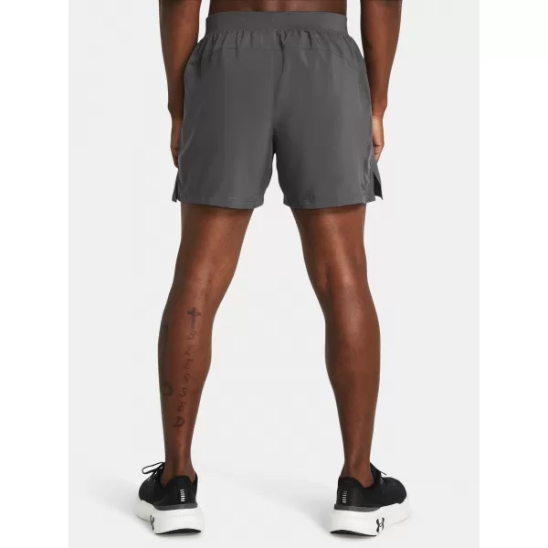  Herrenshorts UNDER ARMOUR LAUNCH 5'' SHORTS 1382617-025 GRAU 